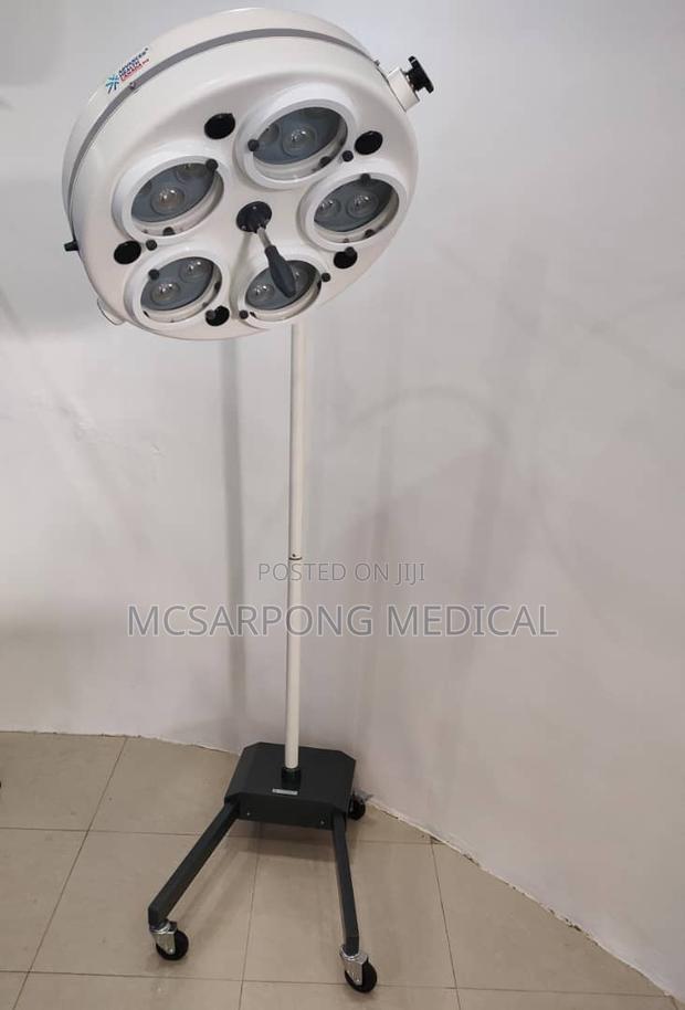 OLED-A05-3M LED Shadowless Operating Lamp (Theatre Light) · Photo 2