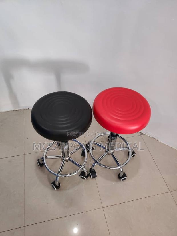 Laboratory Examination (Theatre) Swivel Stool · Photo 1