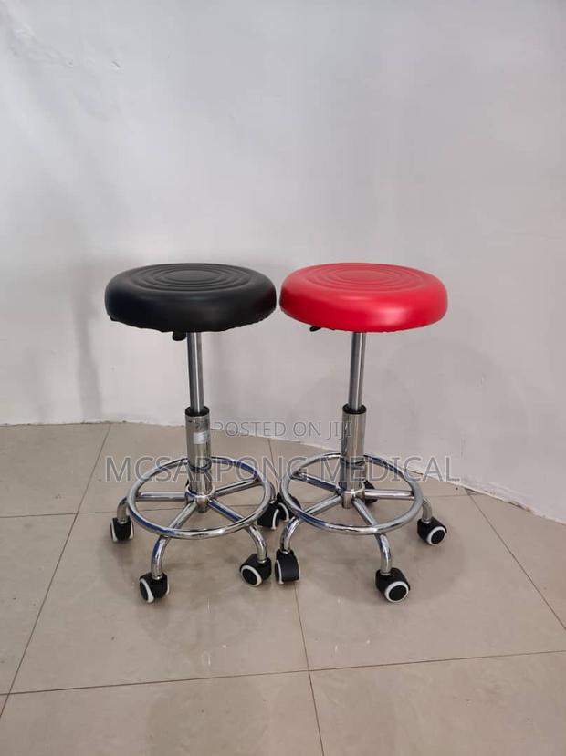 Laboratory Examination (Theatre) Swivel Stool · Photo 2