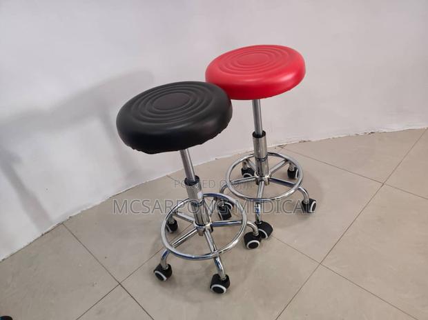 Laboratory Examination (Theatre) Swivel Stool · Photo 4