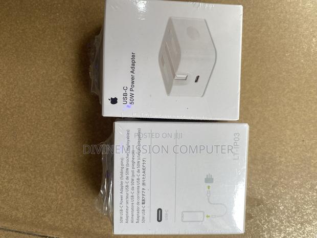 iPhone Type C Head 3 Pin 50w · Photo 2