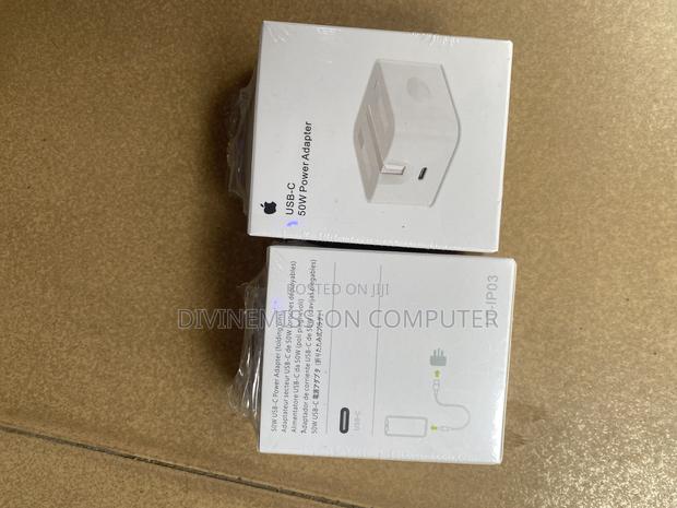 iPhone Type C Head 3 Pin 50w · Photo 1
