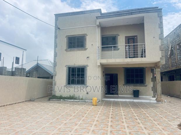 4bdrm Duplex in Botwe School for sale · Photo 1
