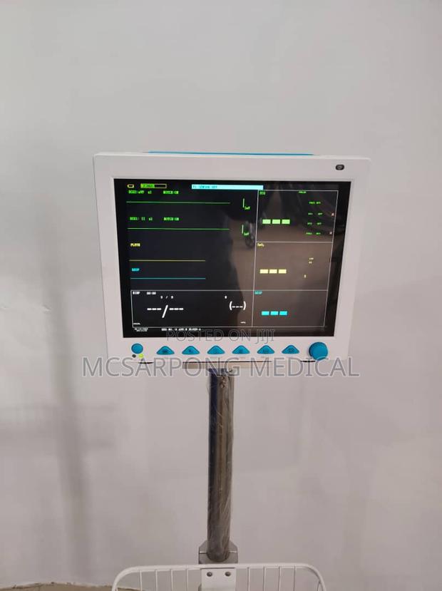 Patient Monitor With Trolley Stand · Photo 4