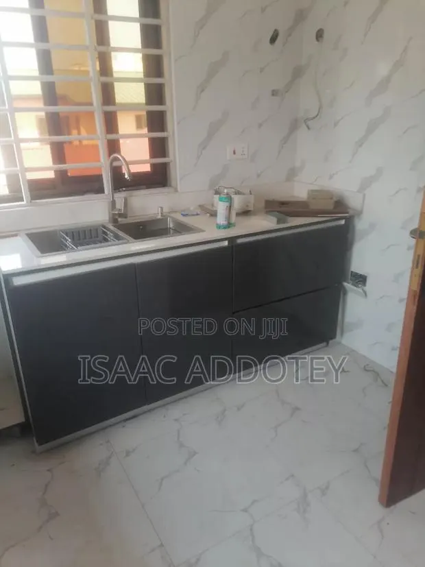 2bdrm Apartment in Lashibi Transforma, Baatsona Total for rent · Photo 1