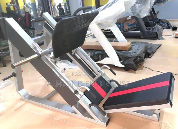 Commercial Leg Press Machine Plus 100kg Weight · Photo 1