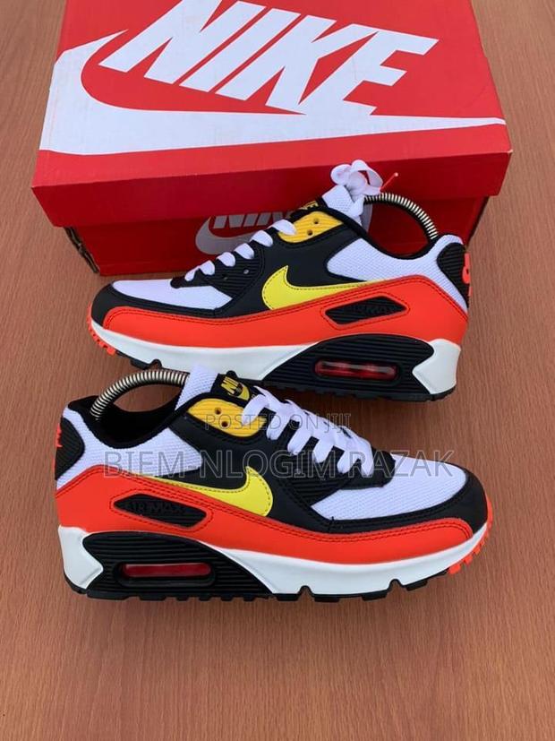 High Quality Reebok N Nike Air Sneakers Available In Stock · Photo 4