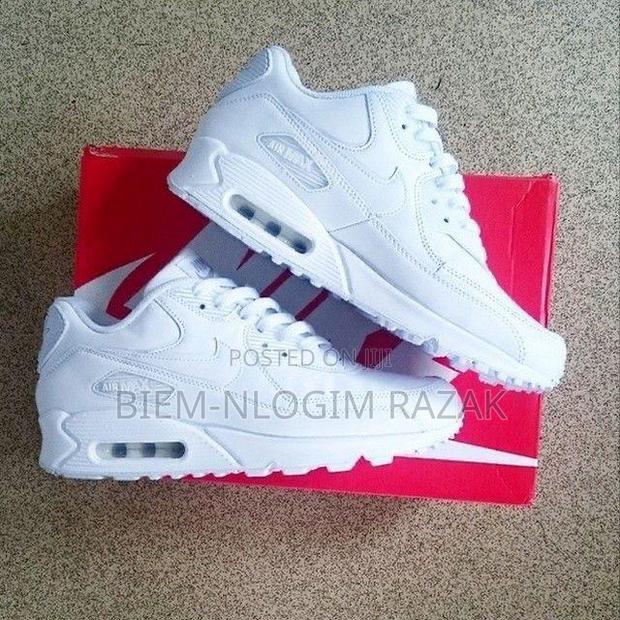 High Quality Reebok N Nike Air Sneakers Available In Stock · Photo 6