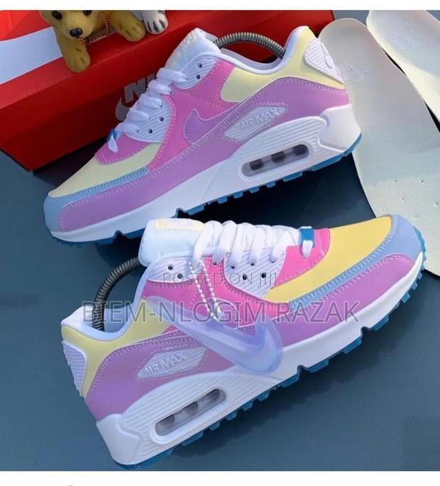 High Quality Reebok N Nike Air Sneakers Available In Stock · Photo 7