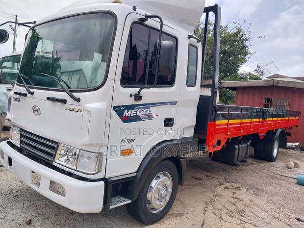 Hyundai 5ton · Photo 1