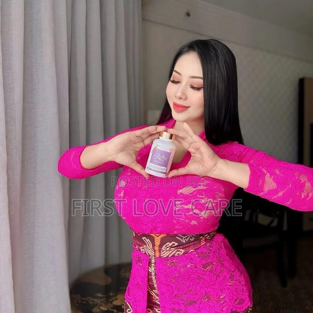 Juliet Eve Satin Skinz Feminine Care Giver · Photo 1