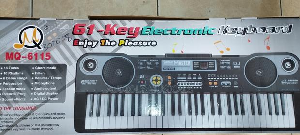 Sound Master 61-Keys Electronic Keyboard · Photo 1