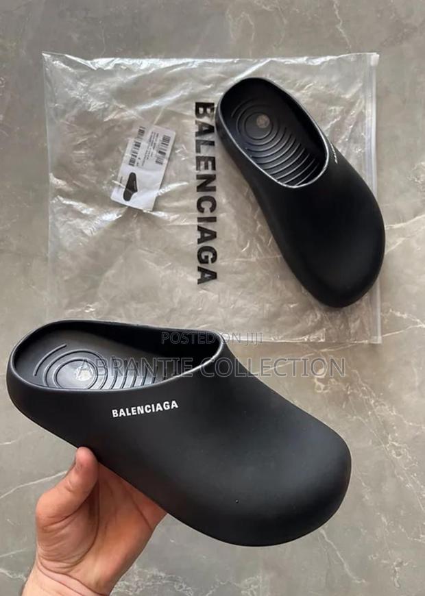 Balanciaga Rubber Slides · Photo 1