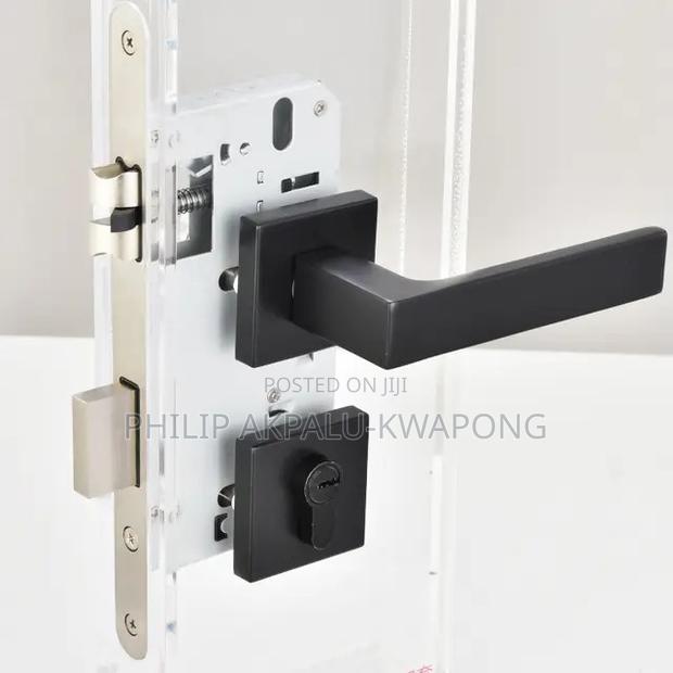 Matt Black Door Lock ( 310 Stainless Steel) · Photo 1