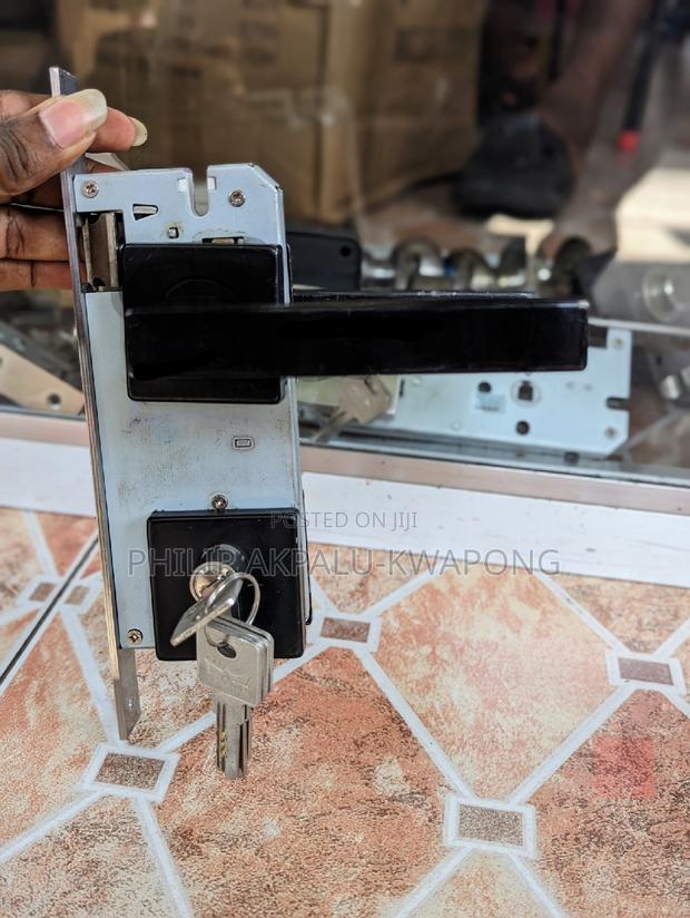 Matt Black Door Lock ( 310 Stainless Steel) · Photo 2