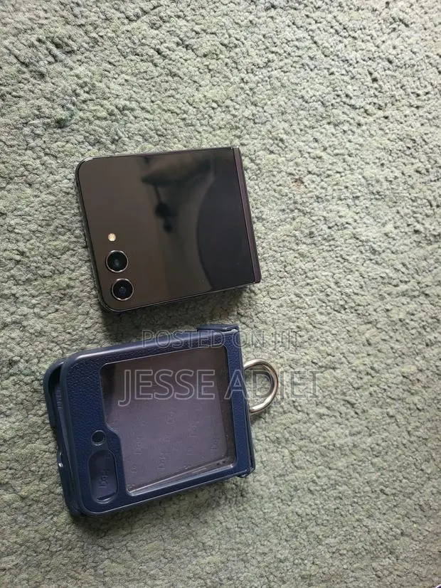 Samsung Galaxy Z Flip 5 512 GB Black · Photo 1