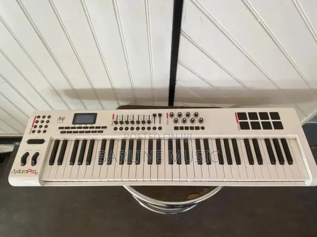 The M-Audio Axiom Pro 61 · Photo 1