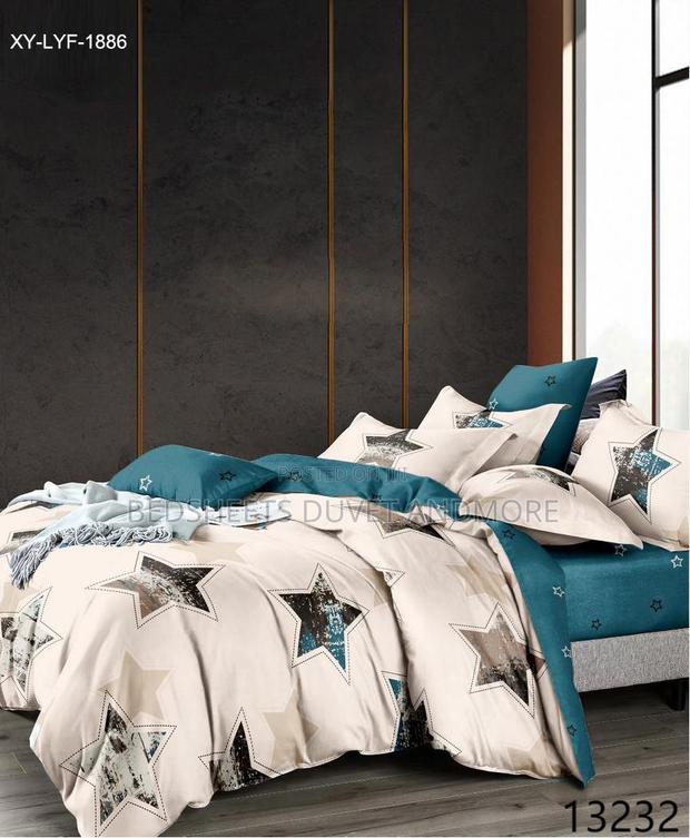 Reversible Duvet Set · Photo 1