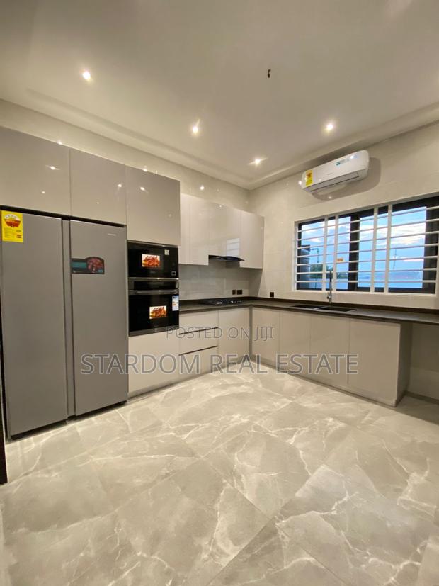 4bdrm Duplex in East Legon for sale · Photo 2