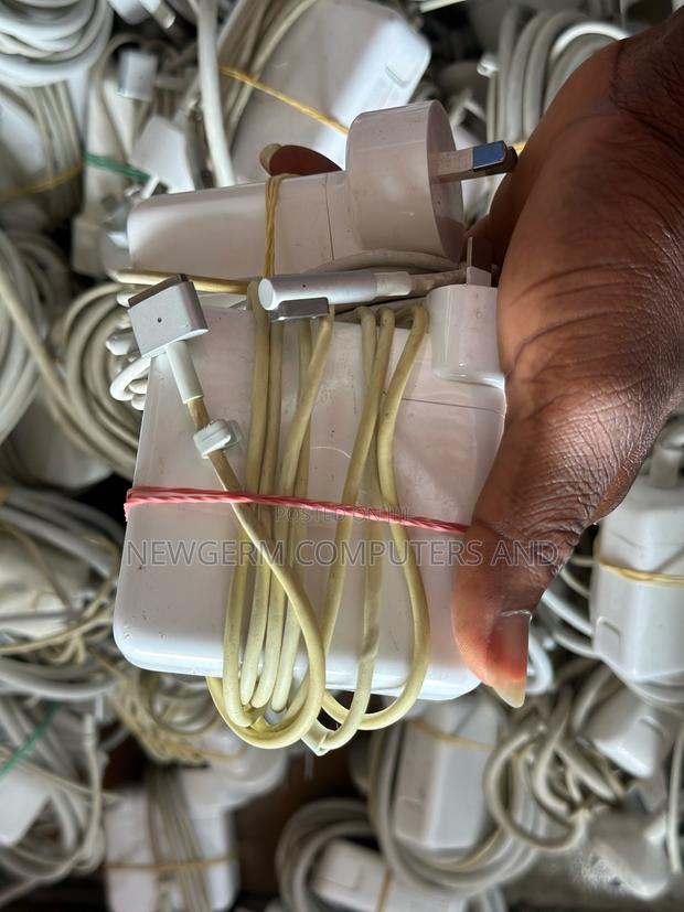 Macbook Laptop Chargers Home Used ORIGINAL · Photo 4