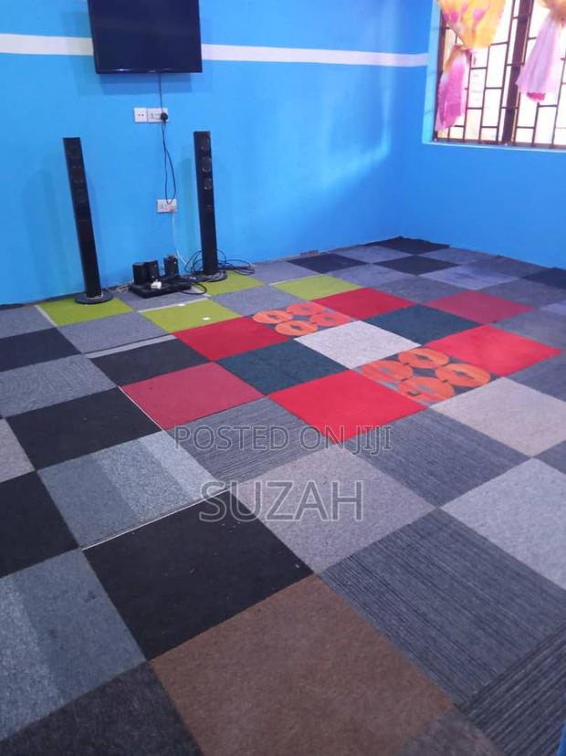 Square Carpet · Photo 1