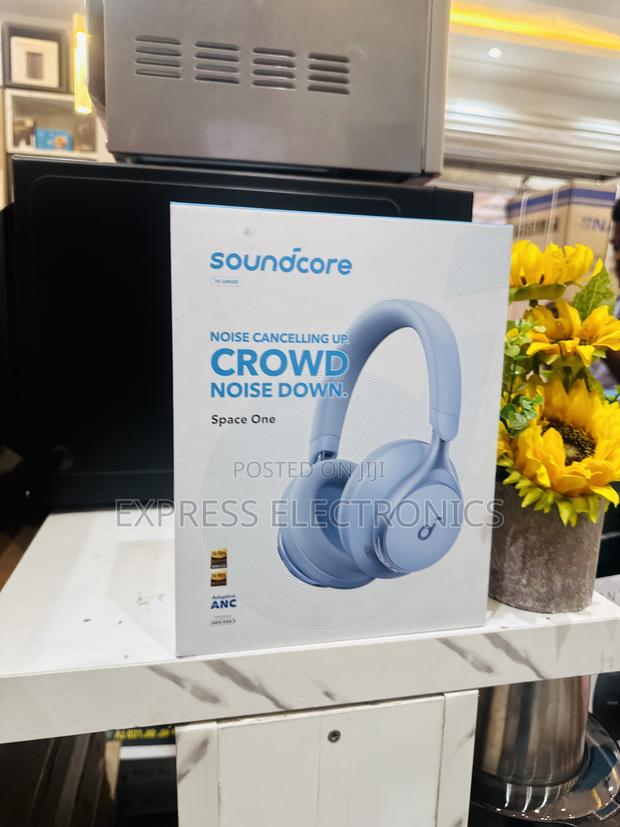 Soundcore Space One— Headphones · Photo 1