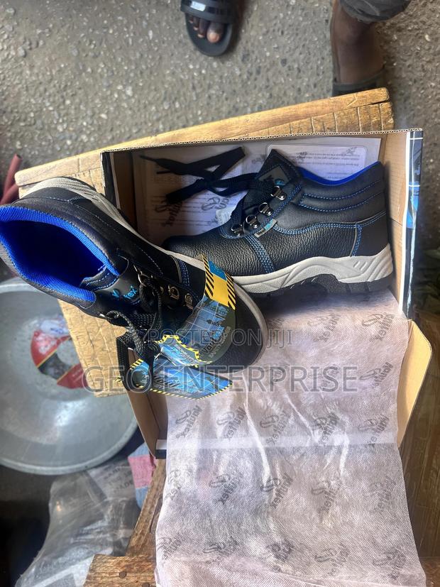 Safety Boot ( Vaultex ) · Photo 5