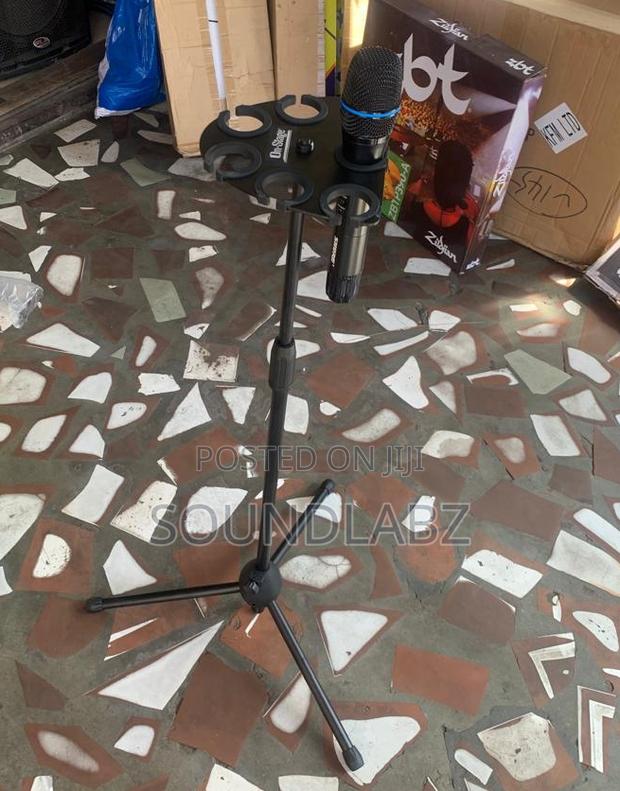Tripod Microphone Rack (Holds 7 Microphone) · Photo 1