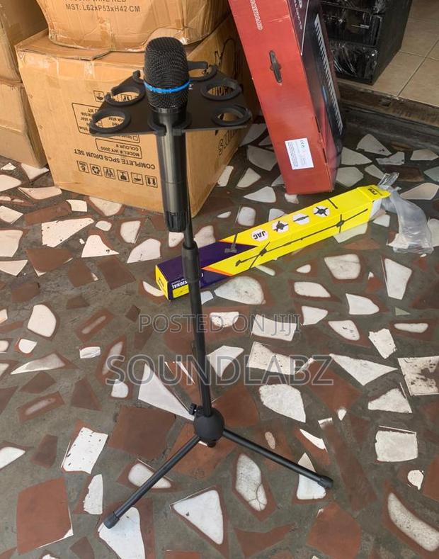 Tripod Microphone Rack (Holds 7 Microphone) · Photo 2