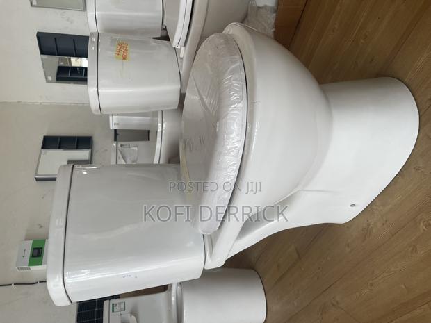 WC - Toilet Seat · Photo 2