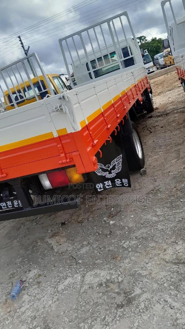 Hyundai 5 Ton 2013 · Photo 3