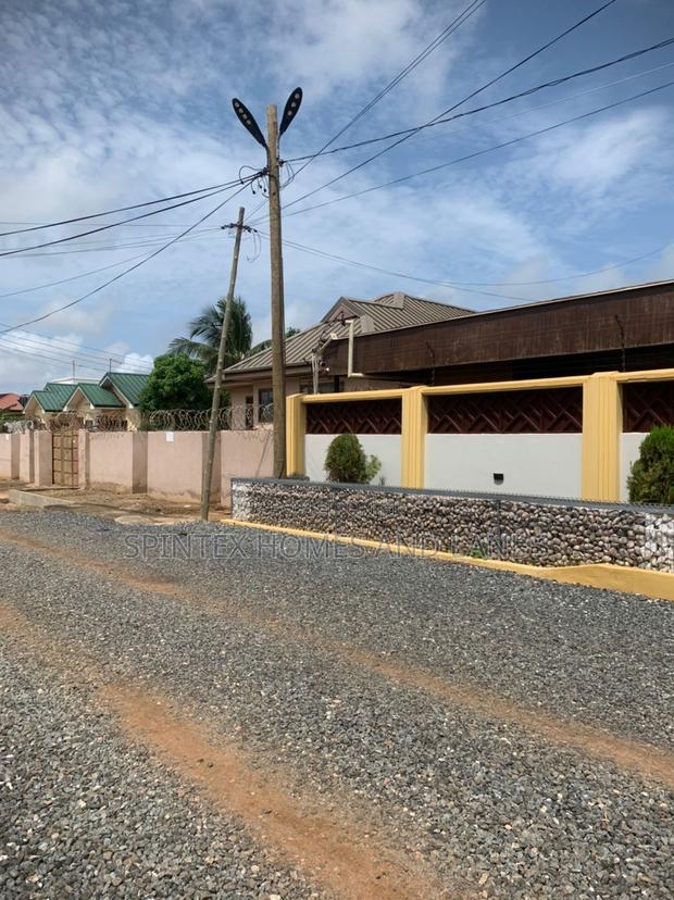 One Plot for Sale , Size 80/100 · Photo 6