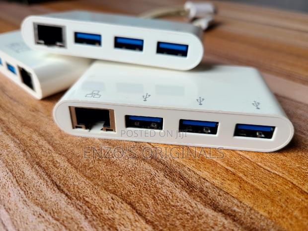 USB-C to Gigabit Lan Rj45 Ethernet + 3port USB Hub · Photo 2