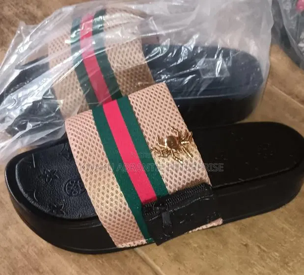 Gucci Slippers · Photo 1