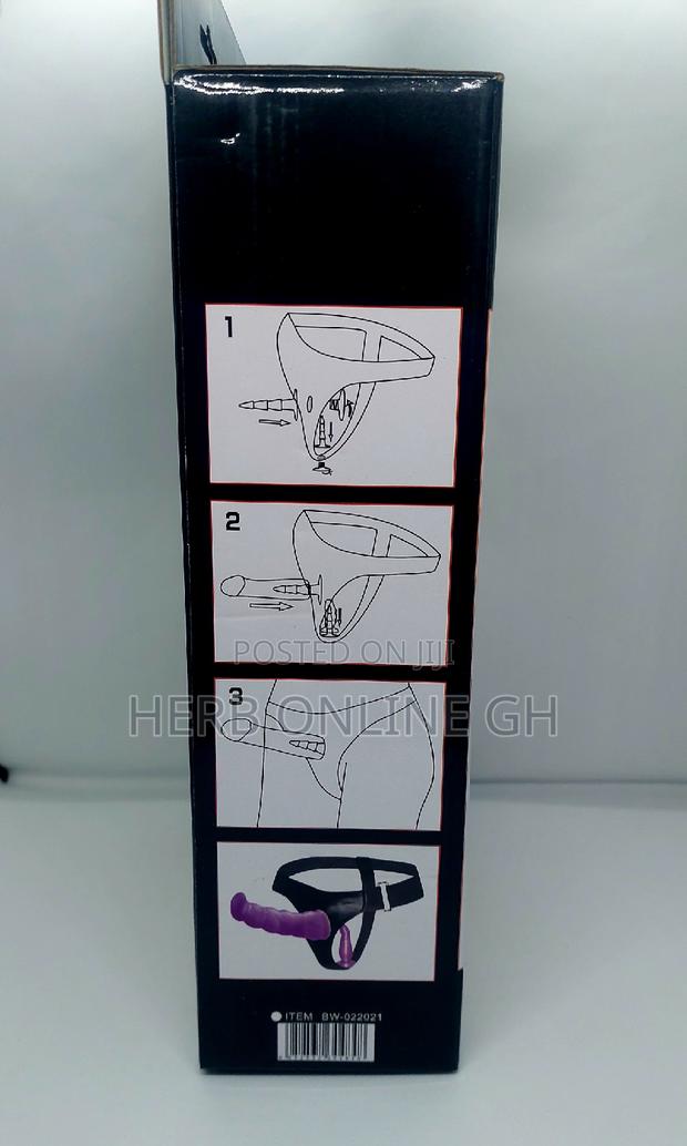 Lesbian Strap Dildo Belt · Photo 5
