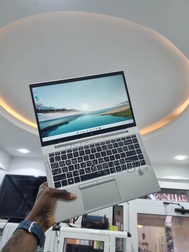 New Laptop HP EliteBook 840 G7 8GB Intel Core i5 SSD 256GB · Photo 3