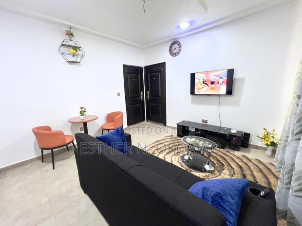 Plush One Bedroom Apartment (Short Stay) · Photo 2