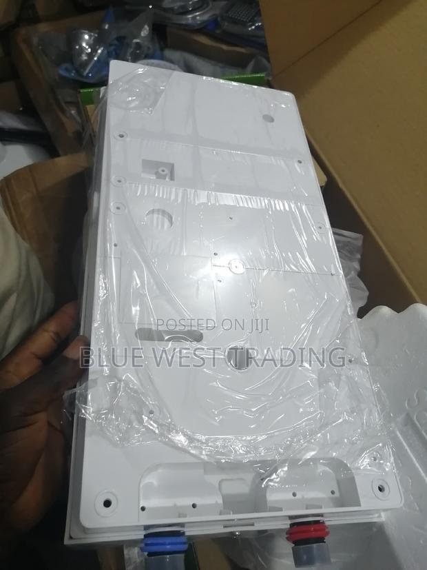 Syr Instant Water Heater With Digital Temperature Display · Photo 6