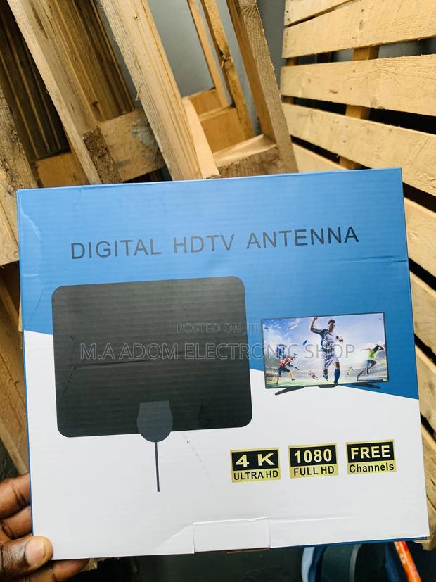 Antenna for Indoor Use Only With 5v Channel Booster · Photo 1