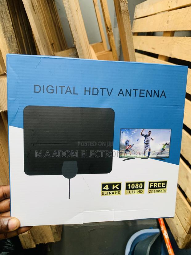Digital Indoor Antenna for All Your Digital Channels · Photo 1