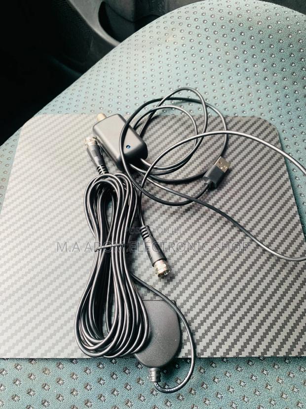 Digital Indoor Antenna for All Your Digital Channels · Photo 2