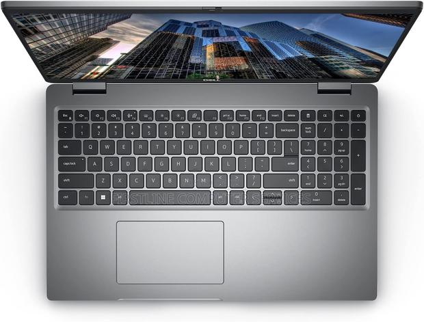 New Laptop Dell Latitude 15 E5540 16GB Intel Core I7 SSD 128GB · Photo 2