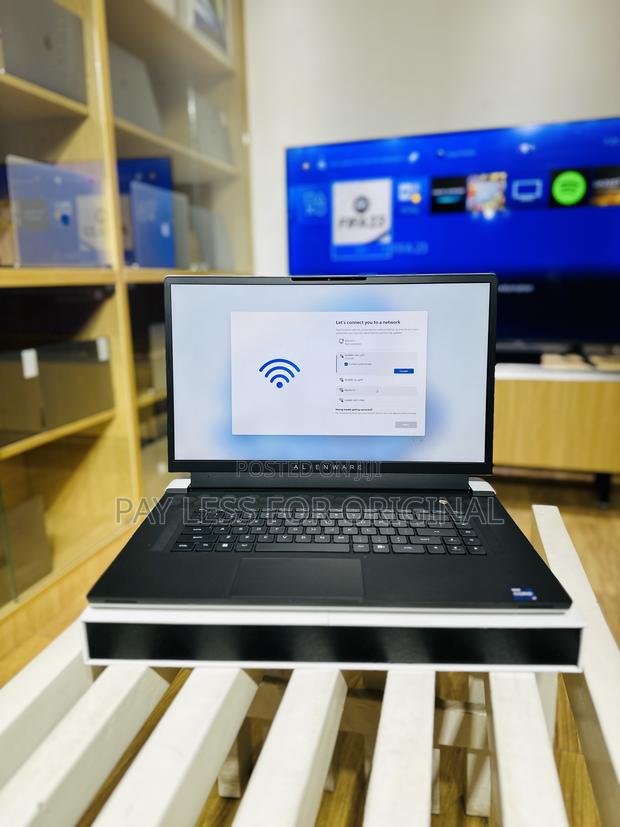 New Laptop Dell Alienware 17 16GB Intel Core I9 SSD 1T · Photo 2
