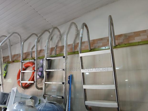 Swimming Pool Ladder · Photo 1