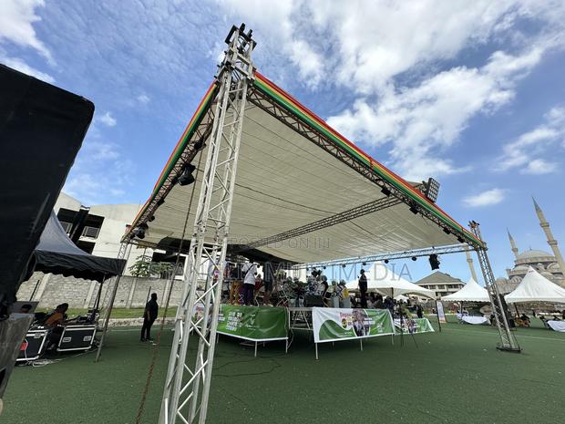 Stage , Truss , Lightings and Cover · Photo 3