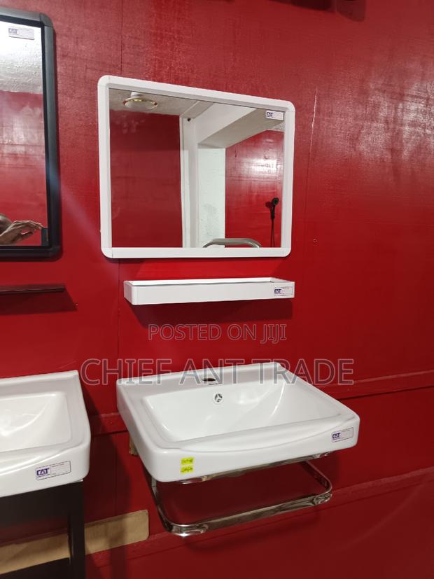 Cute Basin With Mirror · Photo 1
