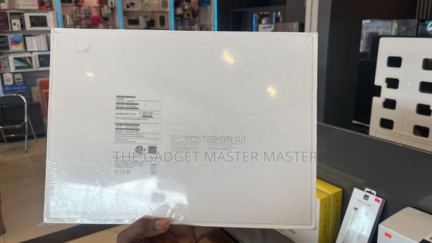 New Laptop Apple MacBook Pro 2023 M2 16GB Apple M2 SSD 1T · Photo 1