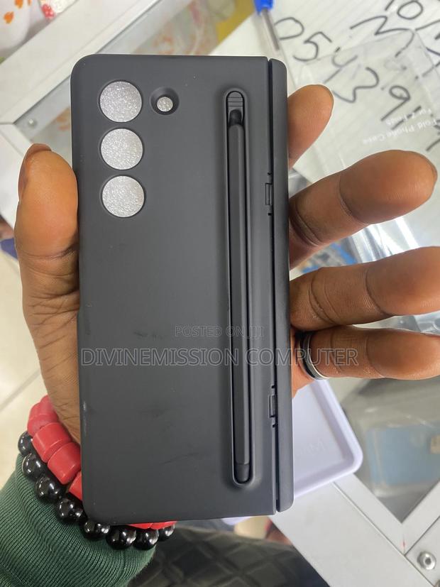 Samsung Z Fold 5 Case With Pen and Screen Protector · Photo 2