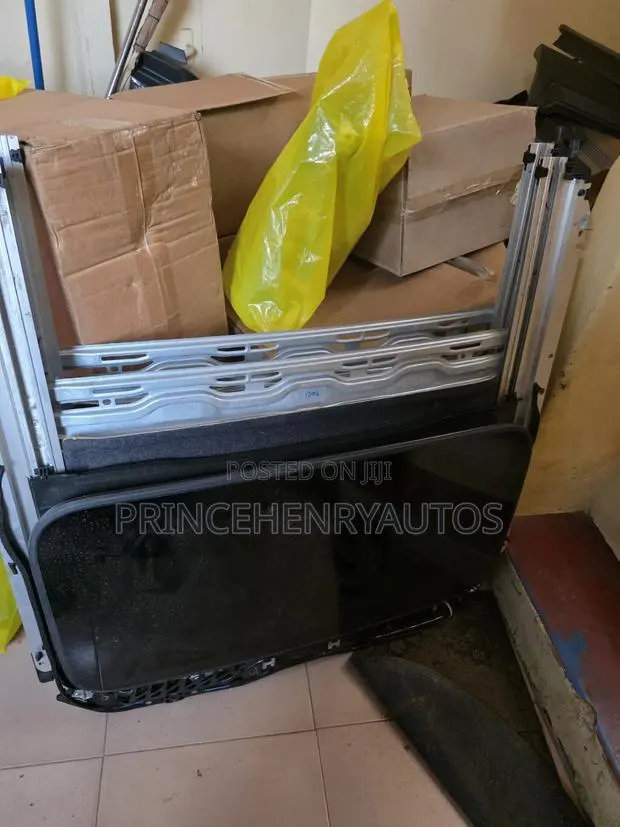 Hr-v 2016-2022 Sunroof Assembly · Photo 1