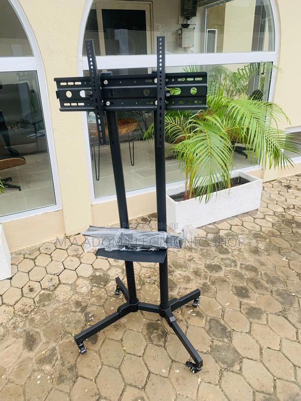 Black Color Mobile Tv Stand 32”-70” · Photo 1